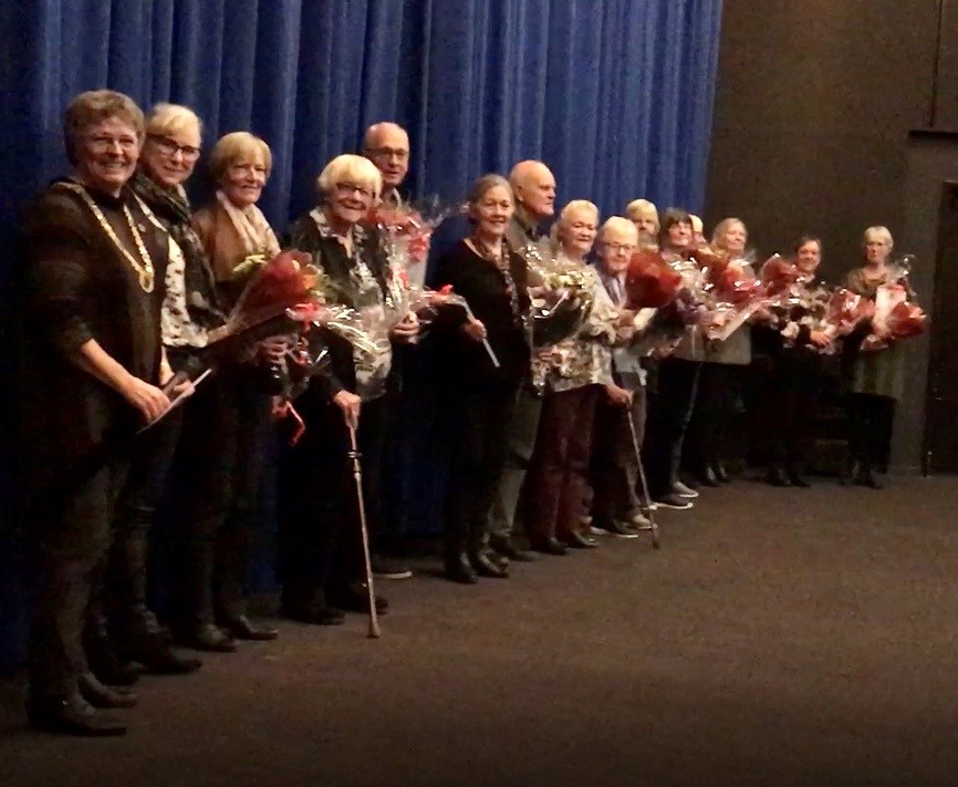Borgmester Trine Græse overrasker de frivillige motionsvenner med Ældreprisen 2019