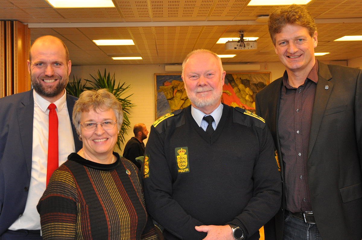 Borgmestrene Thomas Gyldal Petersen (A) fra Herlev, Trine Græse (A) fra Gladsaxe og Jesper Würtzen (A) fra Ballerup sammen med politidirektør Kim Christiansen.