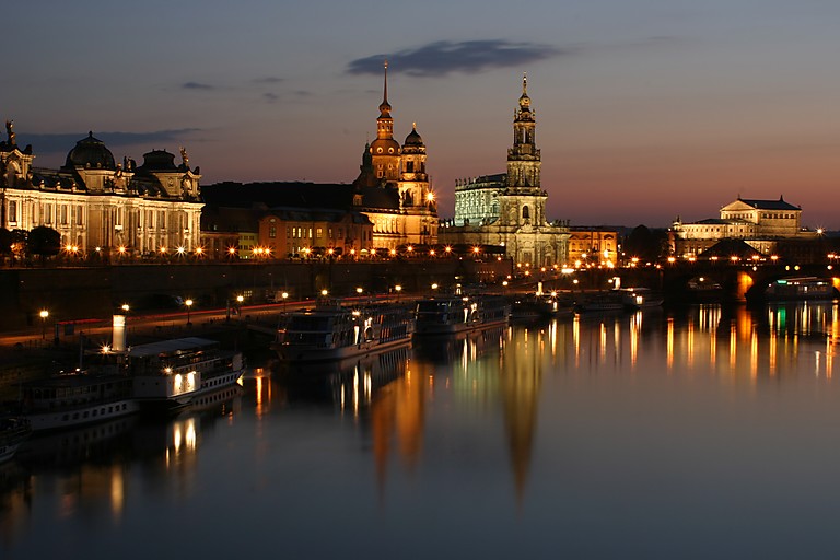 Udsigt over Dresdens gamle bydel om aftenen