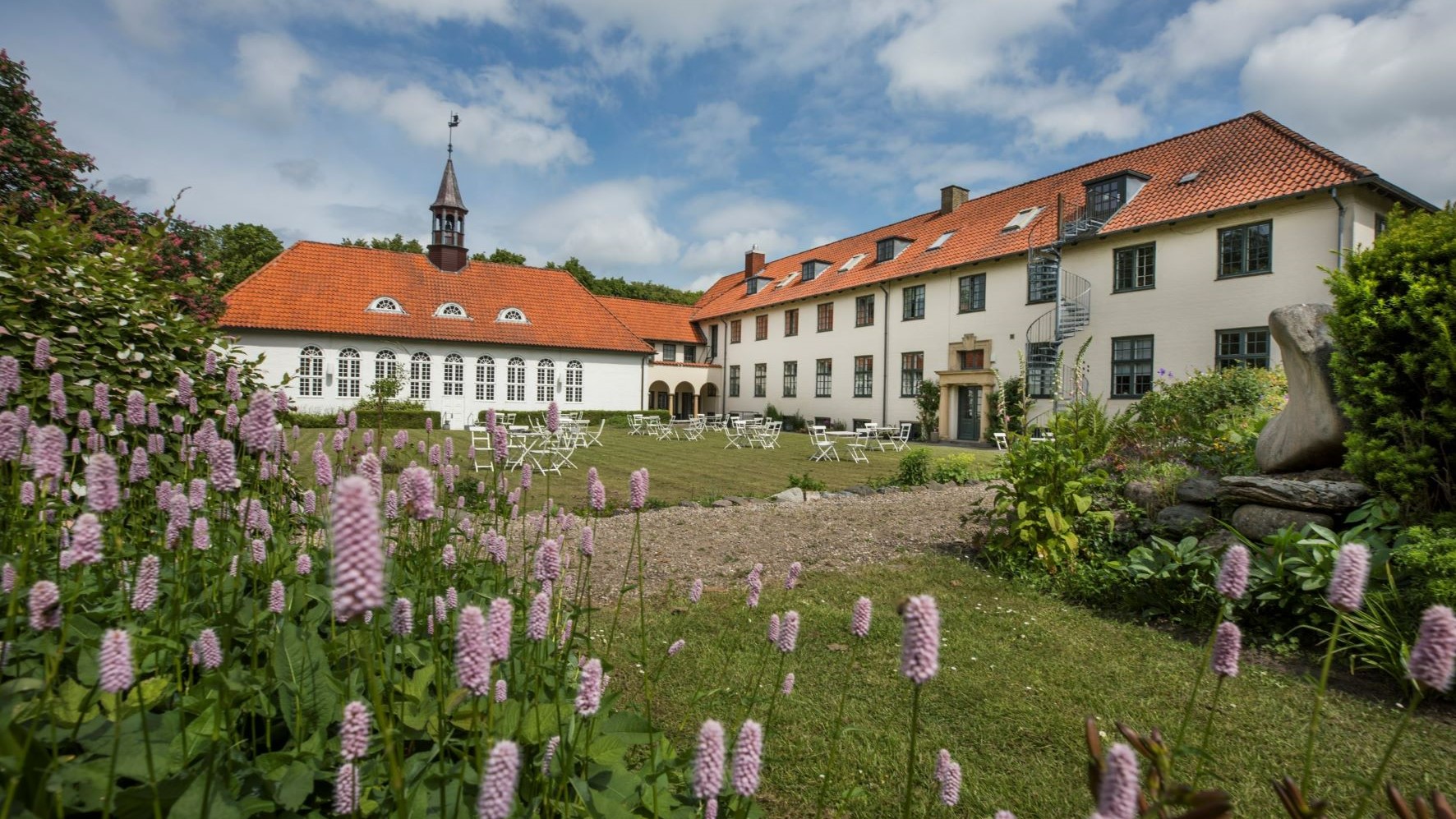 Bygningerne på Liselund højskole